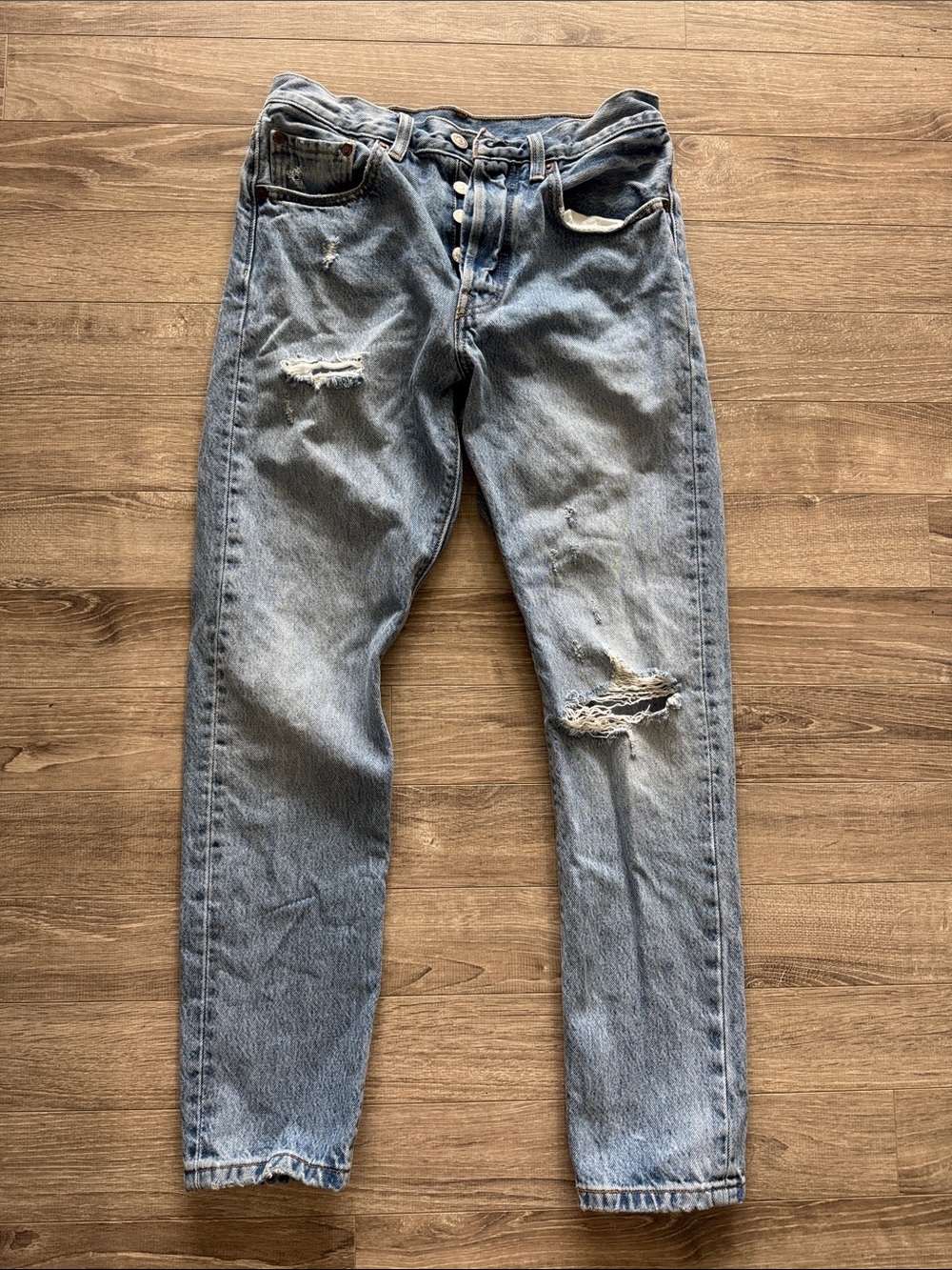 Women’s Levi’s Distressed Jeans